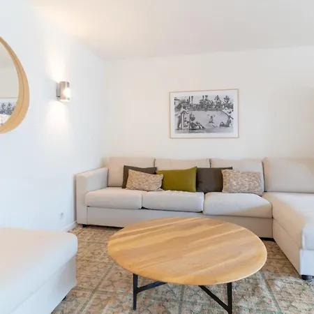 Magnificent Town-centre With Two Terraces 5 People Apartament