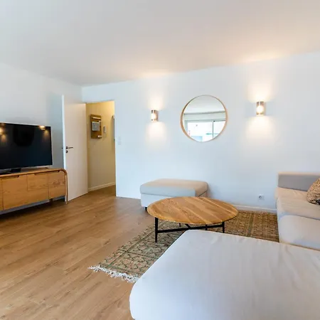 Magnificent Town-centre With Two Terraces 5 People شقة *